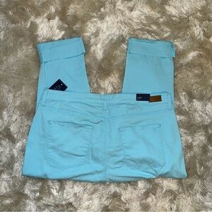 Crown & Ivy High Rise Skinny Crop with Raw hem. Size 16W. NWT.